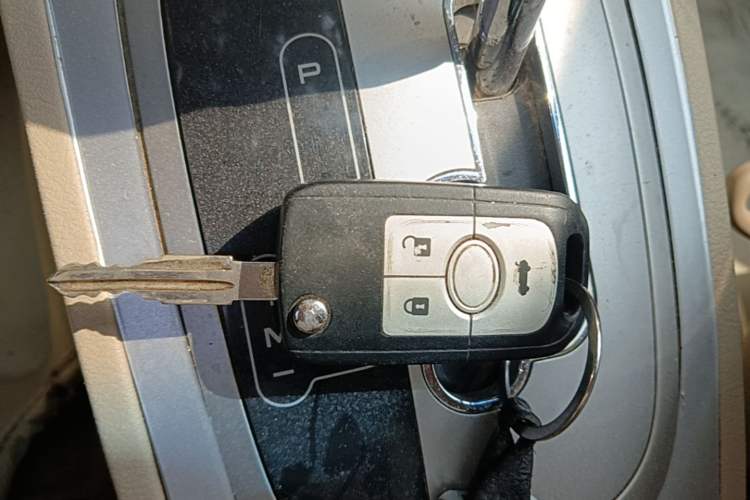 Used Buick Excelle 2013 1.5L Automatic Classic Model Vehicle Key