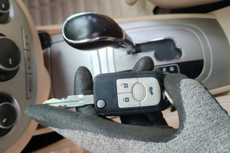 Used Buick Excelle 2013 1.5L Automatic Classic Model Vehicle Key