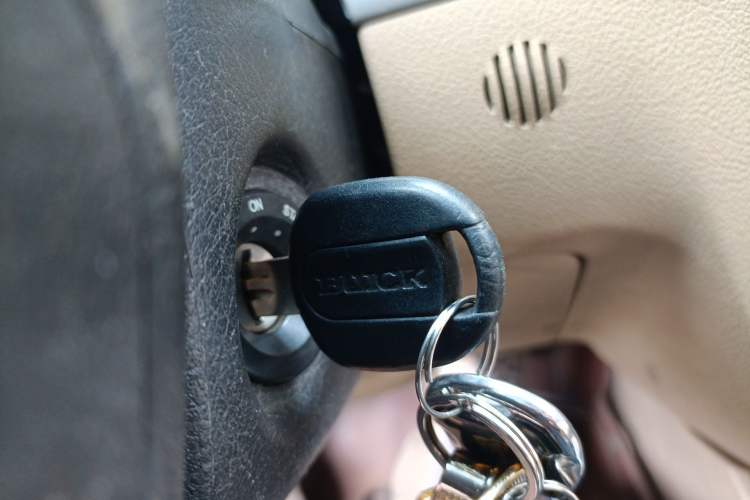 Used Buick Excelle 2013 1.5L Manual Classic Model Vehicle Key