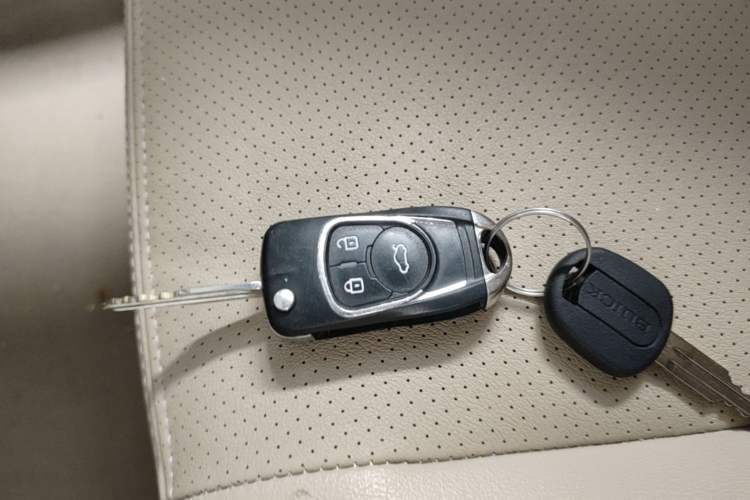 Used Buick Excelle 2013 1.5L Automatic Luxury Model Vehicle Key