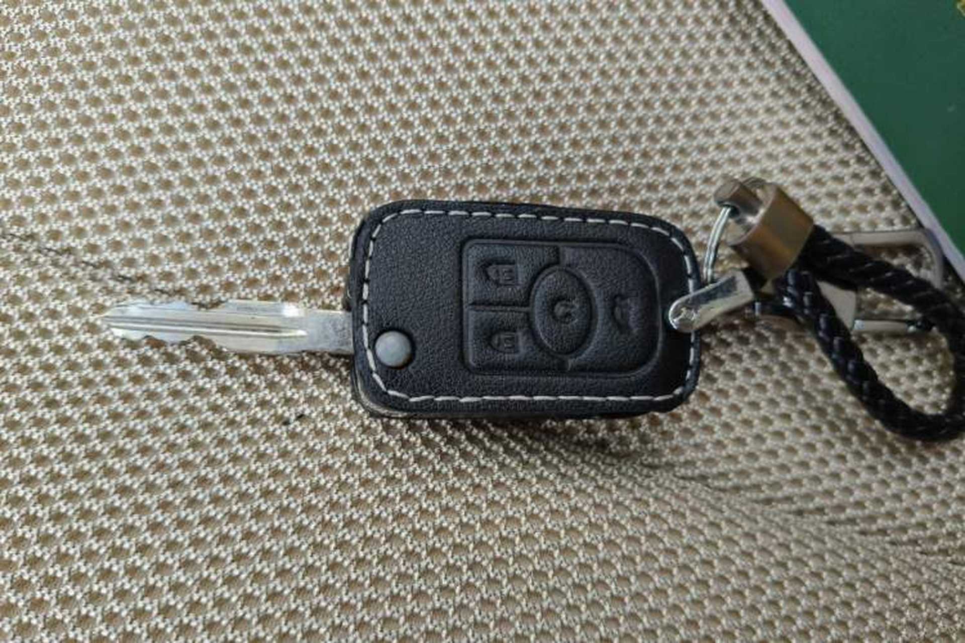 Used Buick Excelle 2013 1.5L Automatic Classic Model Vehicle Key