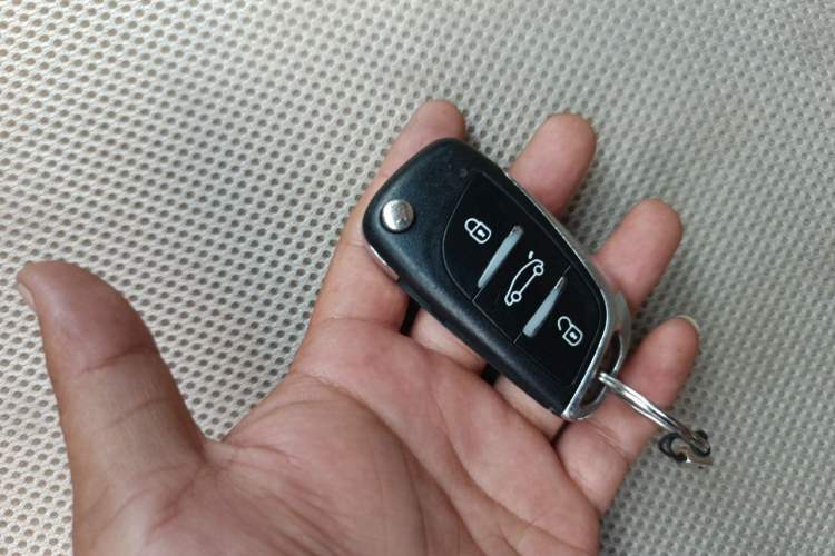 Used Buick Excelle 2013 1.5L Automatic Classic Model Vehicle Key
