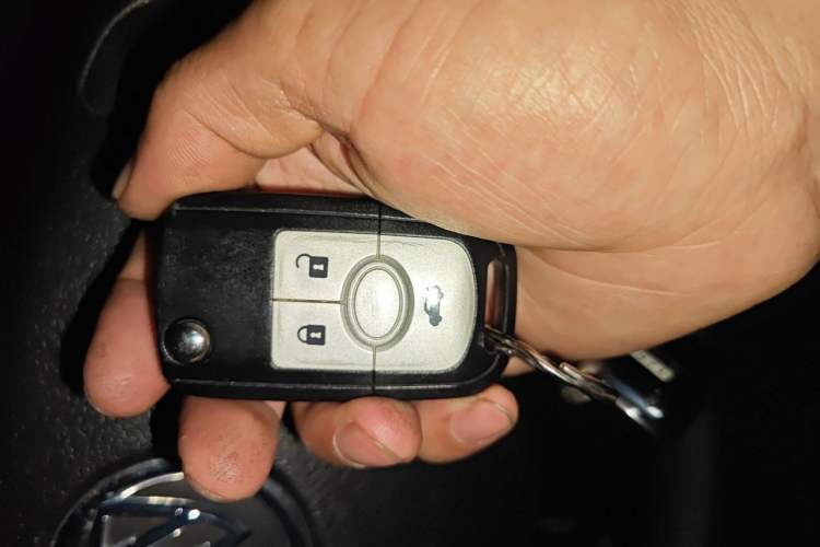 Used Buick Excelle 2013 1.5L Automatic Classic Model Vehicle Key