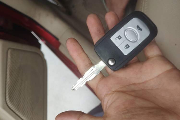 Used Buick Excelle 2013 1.5L Manual Luxury Model Vehicle Key