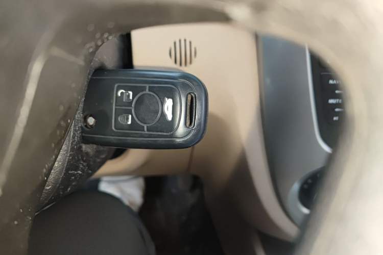 Used Buick Excelle 2013 1.5L Automatic Classic Model Vehicle Key