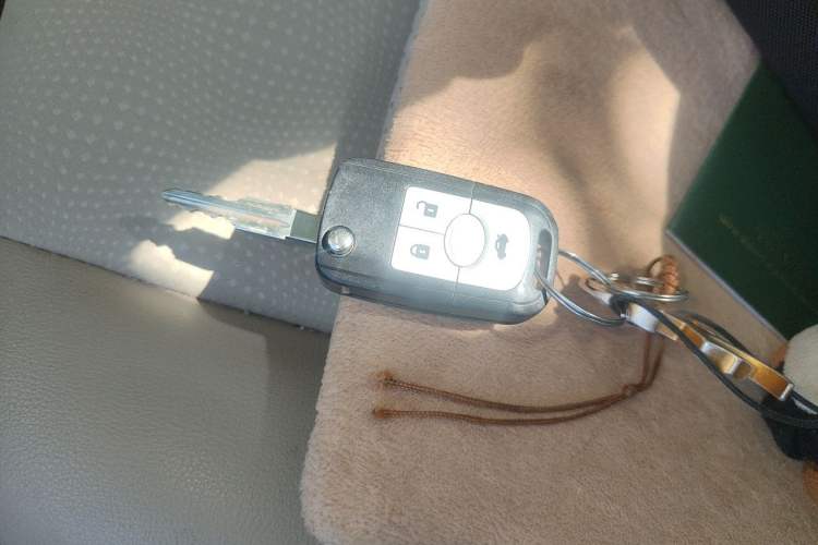 Used Buick Excelle 2013 1.5L Automatic Classic Model Vehicle Key