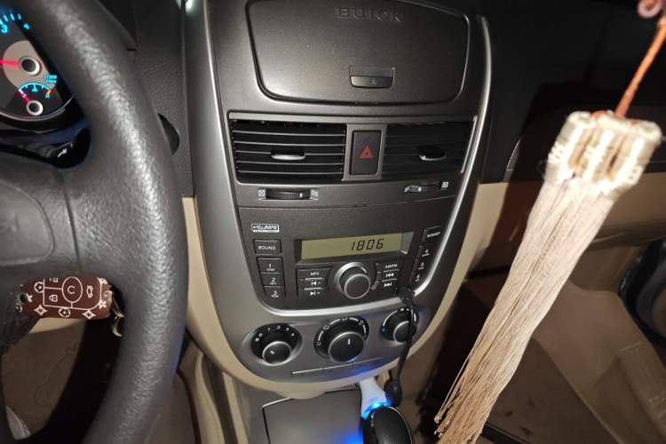 Used Buick Excelle 2013 1.5L Automatic Classic Model Audio And AC Panel