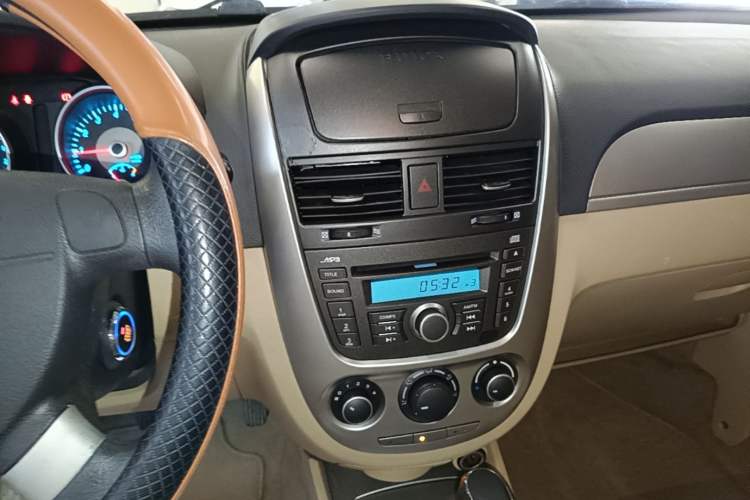 Used Buick Excelle 2013 1.5L Automatic Classic Model Audio And AC Panel
