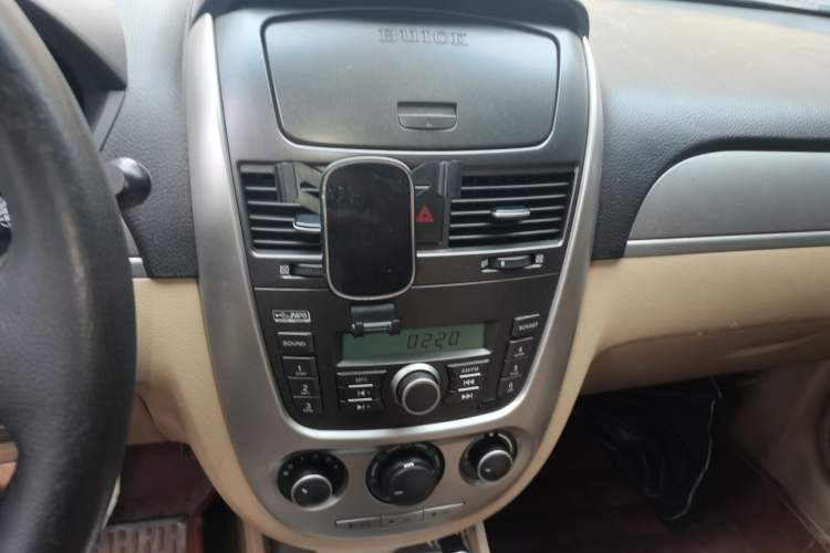 Used Buick Excelle 2013 1.5L Manual Classic Model Audio And AC Panel