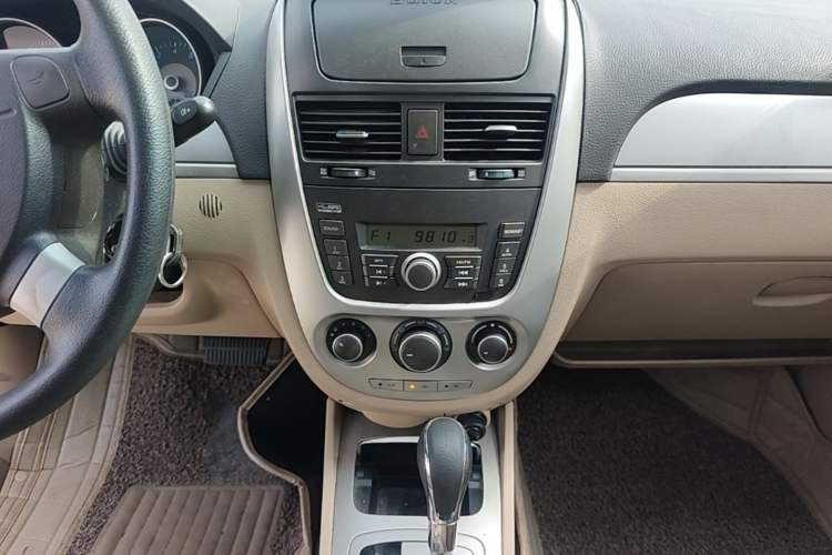 Used Buick Excelle 2013 1.5L Automatic Classic Model Audio And AC Panel