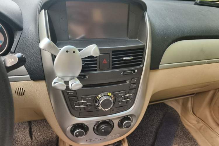 Used Buick Excelle 2013 1.5L Automatic Classic Model Audio And AC Panel
