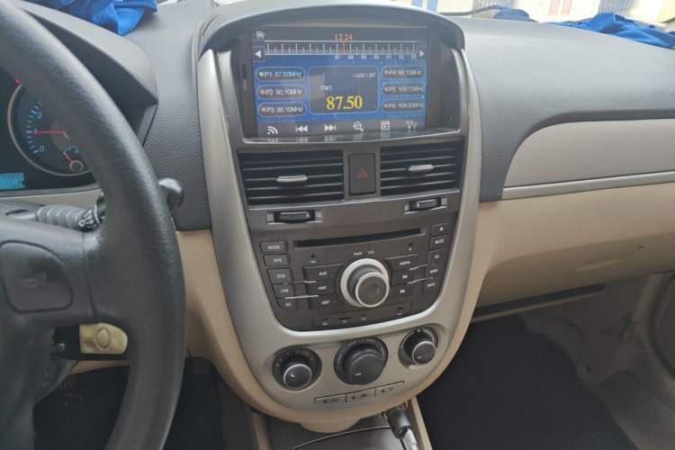 Used Buick Excelle 2013 1.5L Manual Classic Model Audio And AC Panel