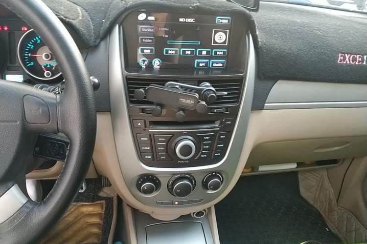 Used Buick Excelle 2013 1.5L Manual Luxury Model Audio And AC Panel