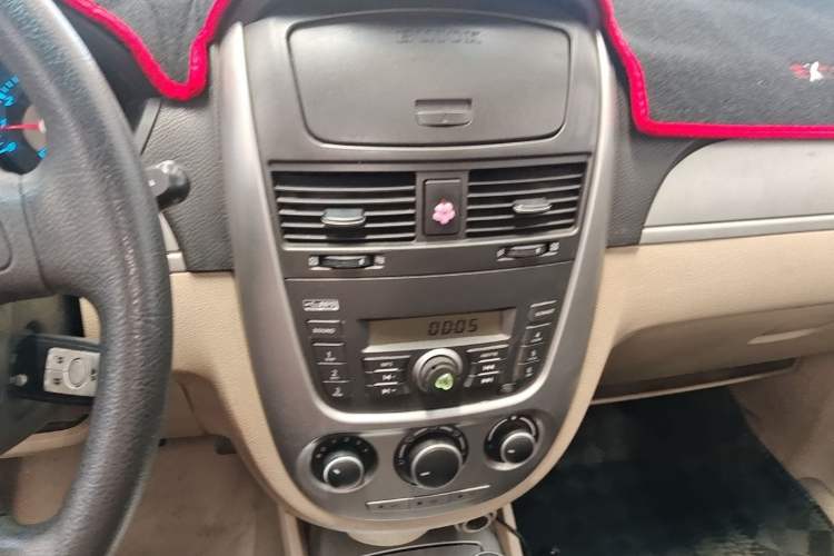 Used Buick Excelle 2013 1.5L Automatic Classic Model Audio And AC Panel