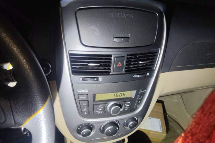 Used Buick Excelle 2013 1.5L Automatic Classic Model Audio And AC Panel