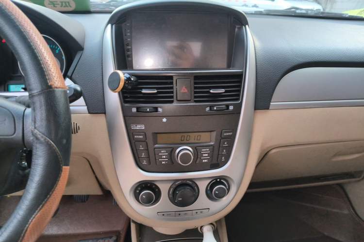 Used Buick Excelle 2013 1.5L Manual Classic Model Audio And AC Panel