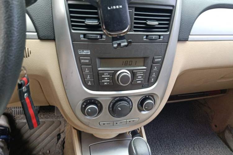 Used Buick Excelle 2013 1.5L Automatic Classic Model Audio And AC Panel