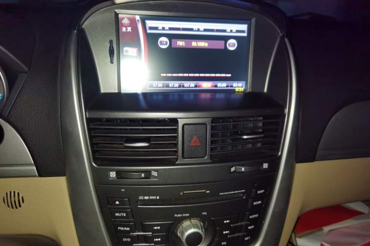 Used Buick Excelle 2013 1.5L Automatic Classic Model Audio And AC Panel