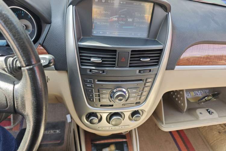 Used Buick Excelle 2013 1.5L Manual Luxury Model Audio And AC Panel