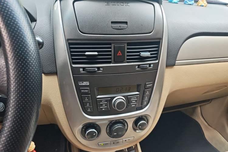 Used Buick Excelle 2013 1.5L Automatic Classic Model Audio And AC Panel
