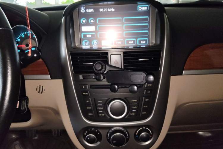 Used Buick Excelle 2013 1.5L Manual Luxury Model Audio And AC Panel