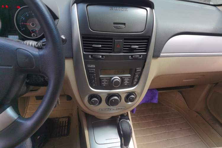 Used Buick Excelle 2013 1.5L Automatic Classic Model Audio And AC Panel