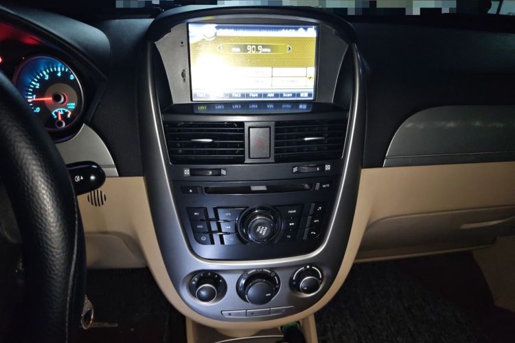 Used Buick Excelle 2013 1.5L Automatic Classic Model Audio And AC Panel