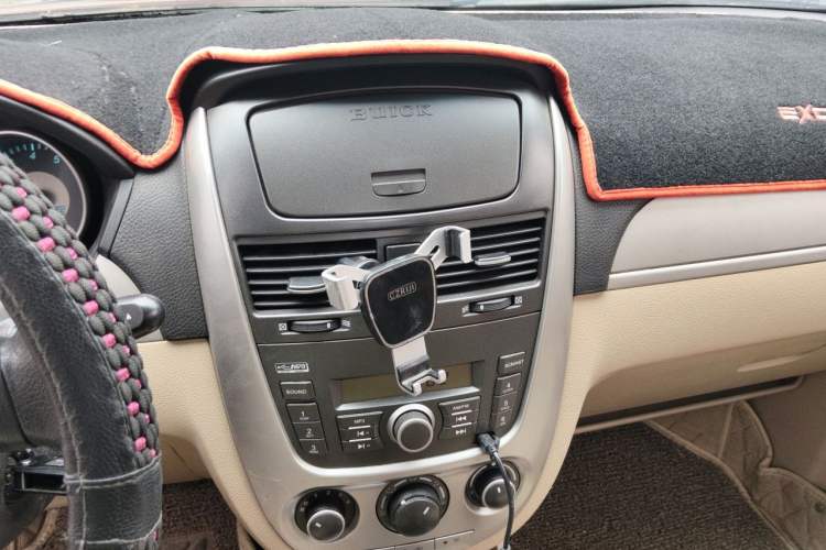Used Buick Excelle 2013 1.5L Manual Classic Model Audio And AC Panel