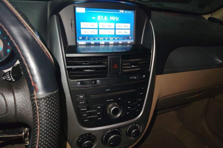 Used Buick Excelle 2013 1.5L Automatic Classic Model Audio And AC Panel