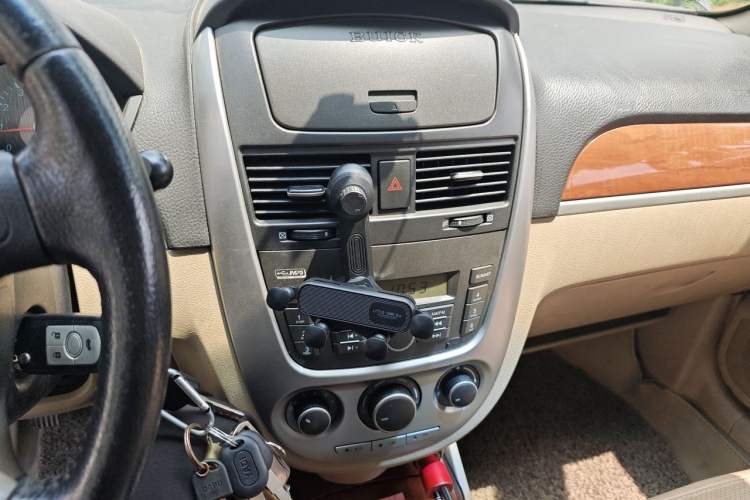 Used Buick Excelle 2013 1.5L Manual Luxury Model Audio And AC Panel