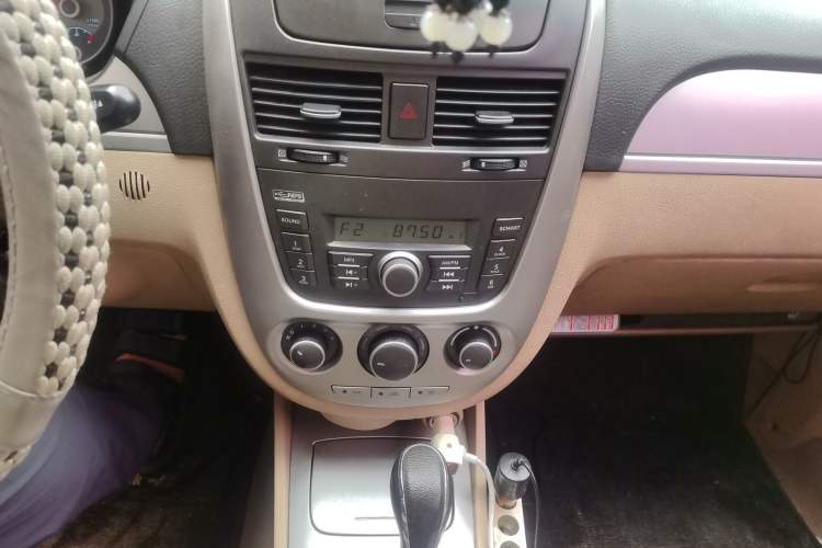 Used Buick Excelle 2013 1.5L Automatic Classic Model Audio And AC Panel