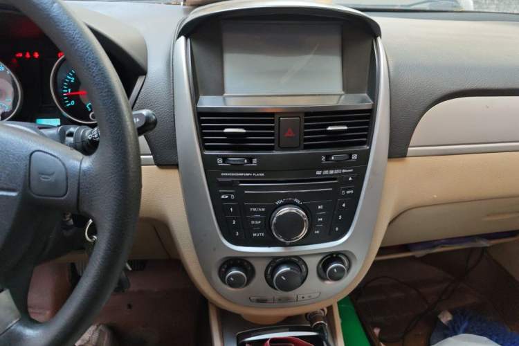 Used Buick Excelle 2013 1.5L Manual Classic Model Audio And AC Panel