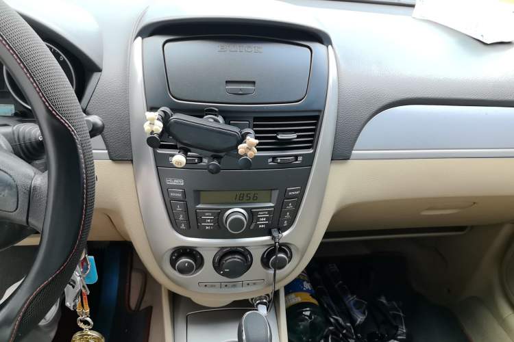 Used Buick Excelle 2013 1.5L Automatic Classic Model Audio And AC Panel
