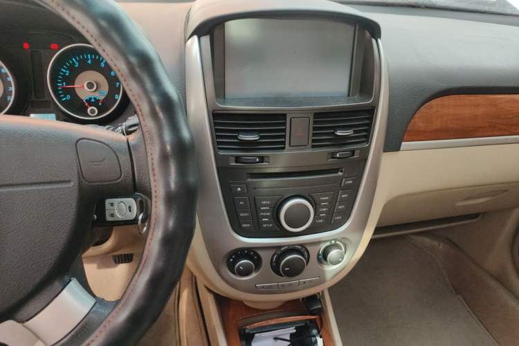 Used Buick Excelle 2013 1.5L Manual Luxury Model Audio And AC Panel