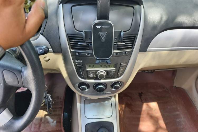 Used Buick Excelle 2013 1.5L Manual Classic Model Audio And AC Panel