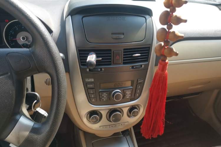 Used Buick Excelle 2013 1.5L Manual Classic Model Audio And AC Panel