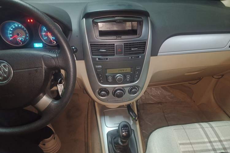 Used Buick Excelle 2013 1.5L Manual Classic Model Audio And AC Panel