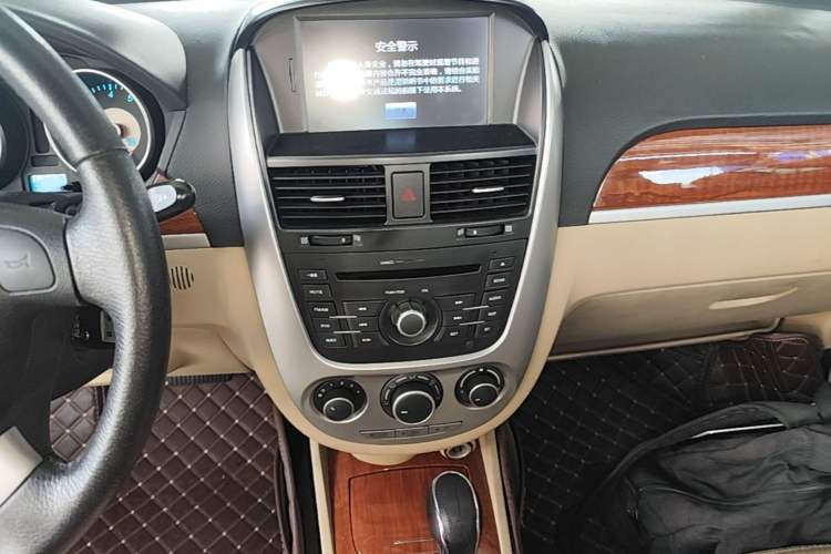 Used Buick Excelle 2013 1.5L Automatic Luxury Model Audio And AC Panel
