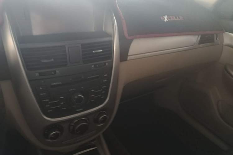 Used Buick Excelle 2013 1.5L Manual Classic Model Audio And AC Panel