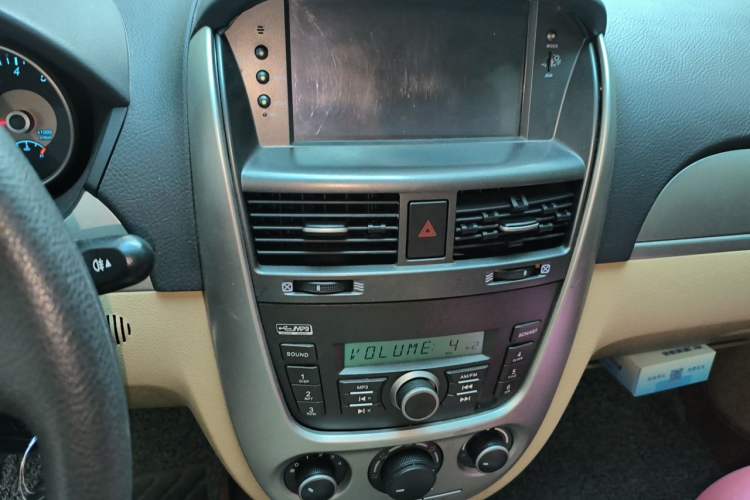 Used Buick Excelle 2013 1.5L Automatic Classic Model Audio And AC Panel