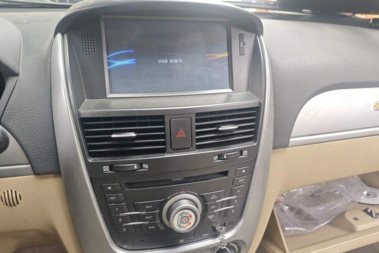 Used Buick Excelle 2013 1.5L Manual Classic Model Audio And AC Panel