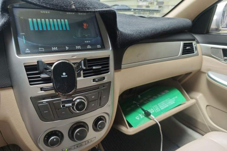 Used Buick Excelle 2013 1.5L Automatic Classic Model Audio And AC Panel