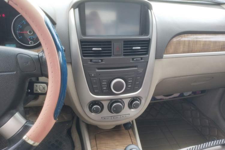 Used Buick Excelle 2013 1.5L Manual Classic Model Audio And AC Panel