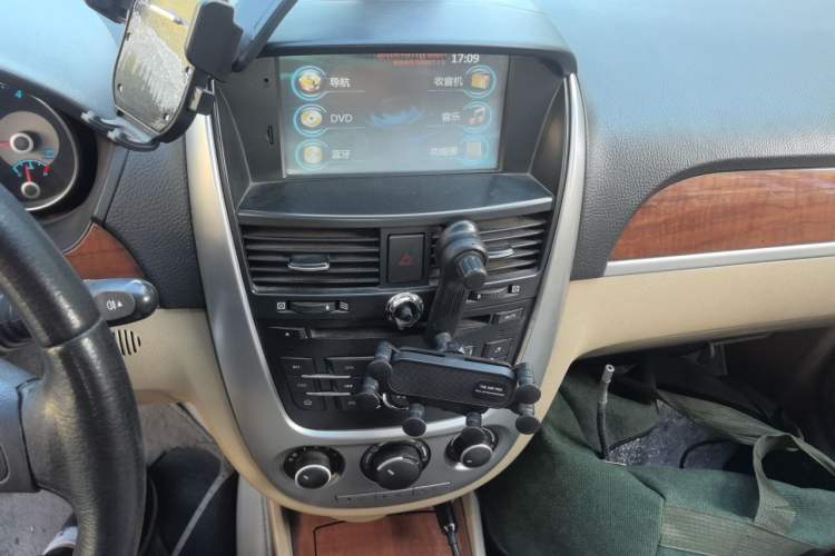 Used Buick Excelle 2013 1.5L Manual Luxury Model Audio And AC Panel