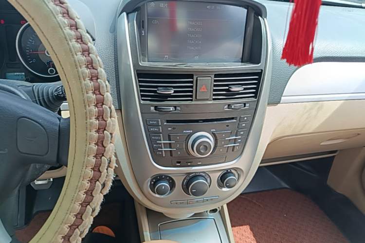 Used Buick Excelle 2013 1.5L Manual Classic Model Audio And AC Panel
