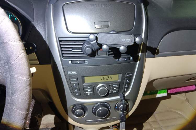 Used Buick Excelle 2013 1.5L Manual Classic Model Audio And AC Panel
