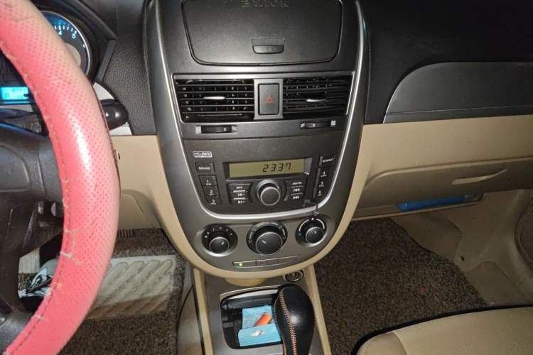 Used Buick Excelle 2013 1.5L Automatic Classic Model Audio And AC Panel