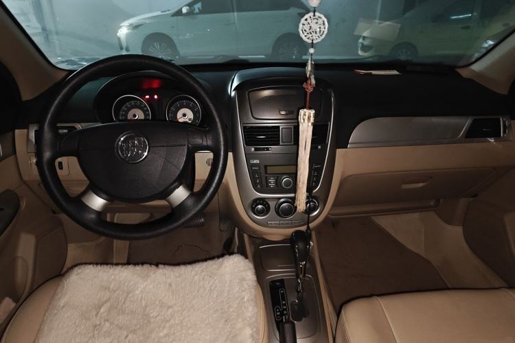 Used Buick Excelle 2013 1.5L Automatic Classic Model Center Console