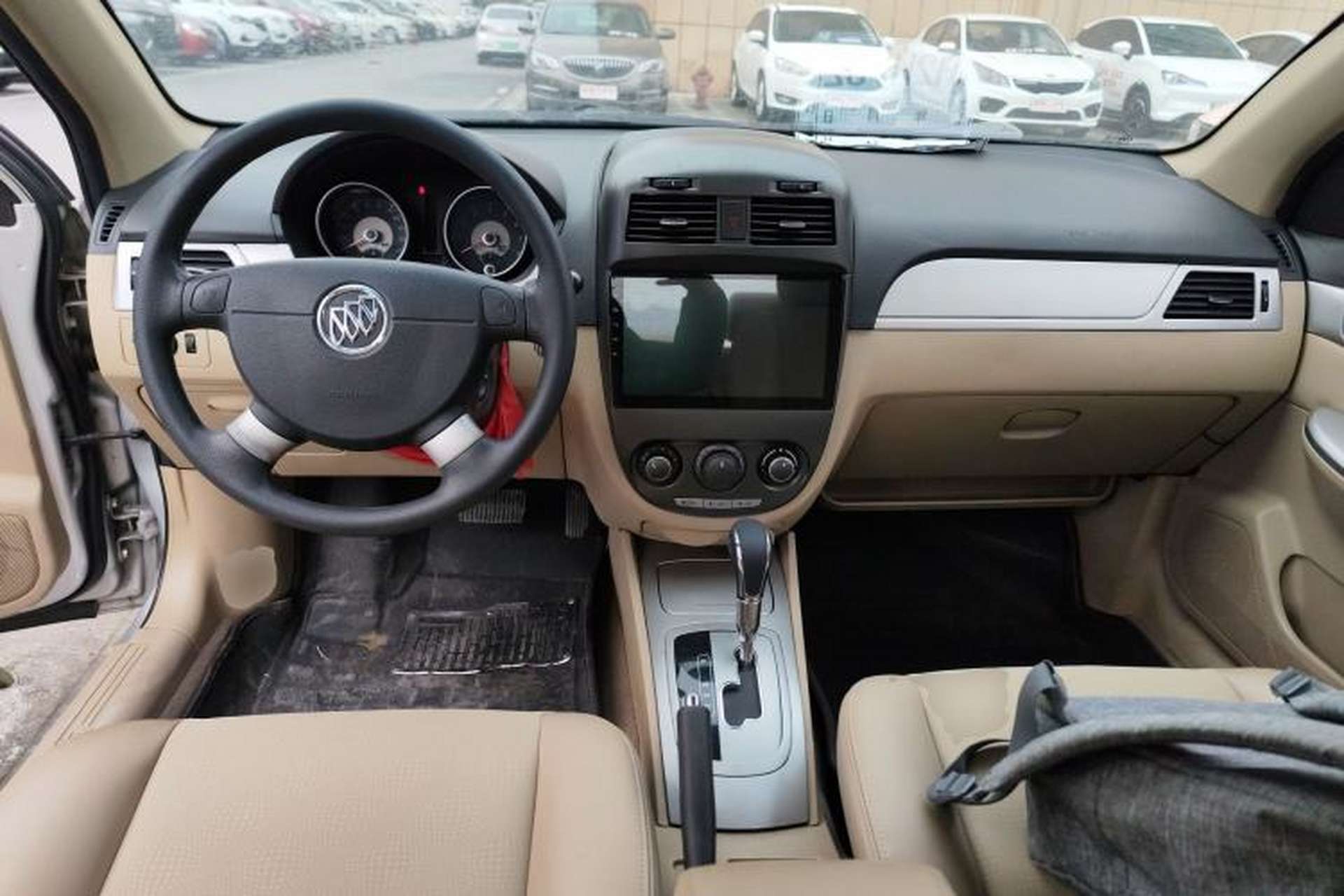 Used Buick Excelle 2013 1.5L Automatic Classic Model Center Console