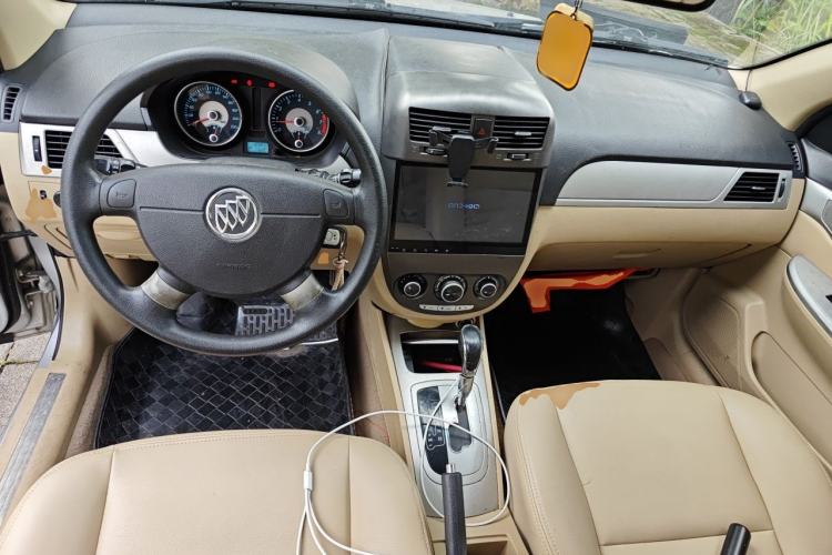 Used Buick Excelle 2013 1.5L Automatic Classic Model Center Console